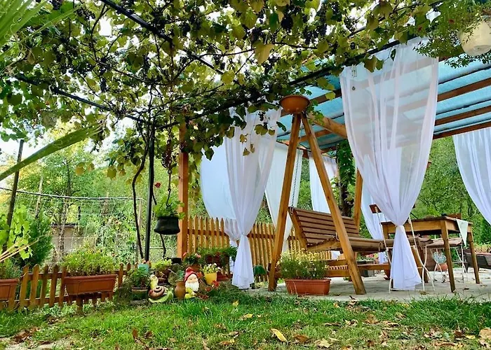 Sun House ゲストハウス トリャブナ